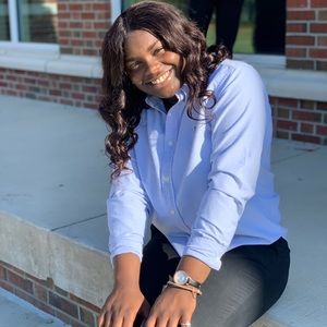 Meet your Posher, Savannah